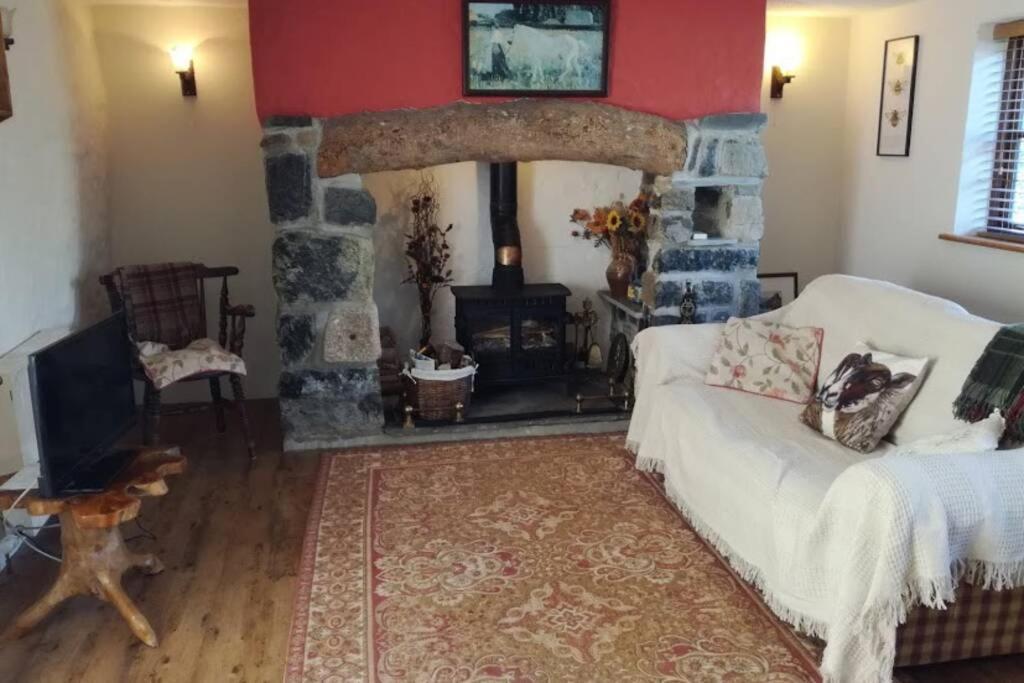 Farm Accommodation - The Lizard Peninsula, Cornwall 赫尔斯顿 外观 照片