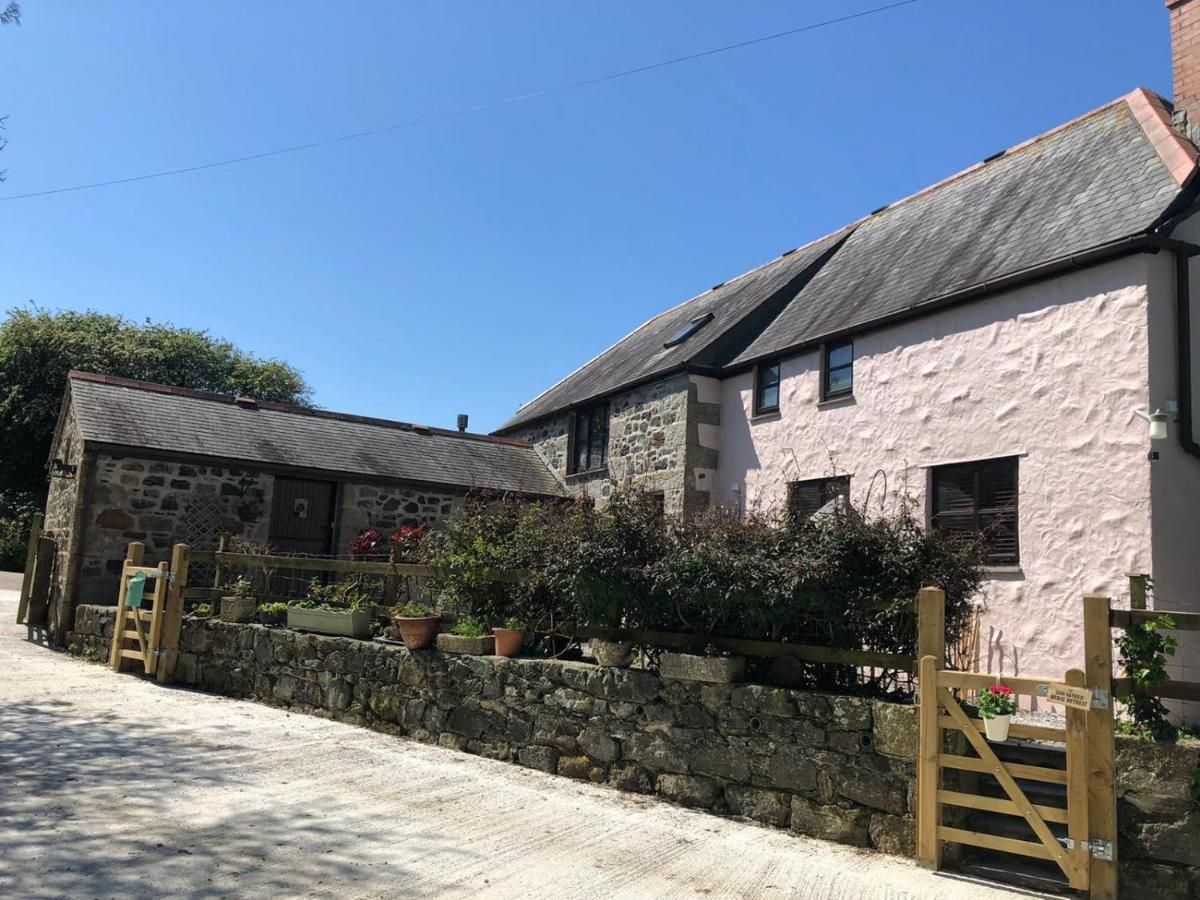 Farm Accommodation - The Lizard Peninsula, Cornwall 赫尔斯顿 外观 照片