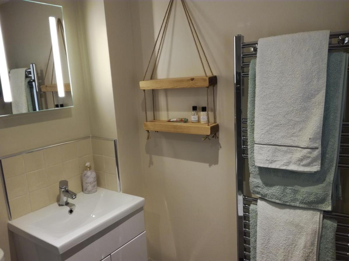 Farm Accommodation - The Lizard Peninsula, Cornwall 赫尔斯顿 外观 照片