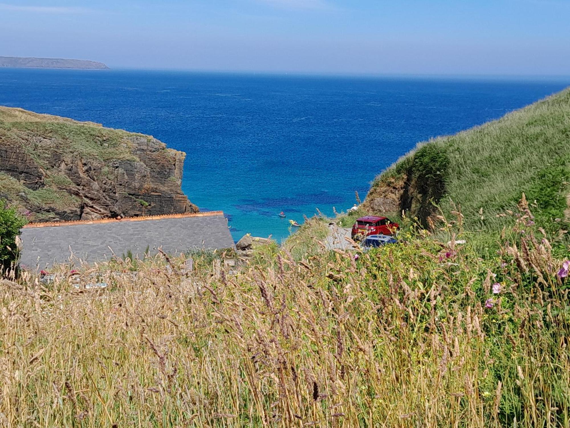 Farm Accommodation - The Lizard Peninsula, Cornwall 赫尔斯顿 外观 照片